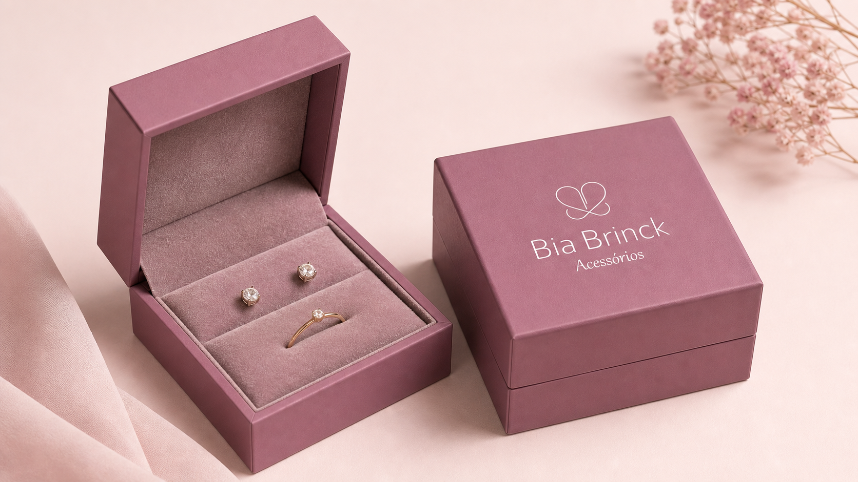 Caixinha de joias Bia Brinck em rosa mauve com logo branca